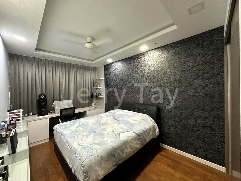 BOATHOUSE RESIDENCES 4