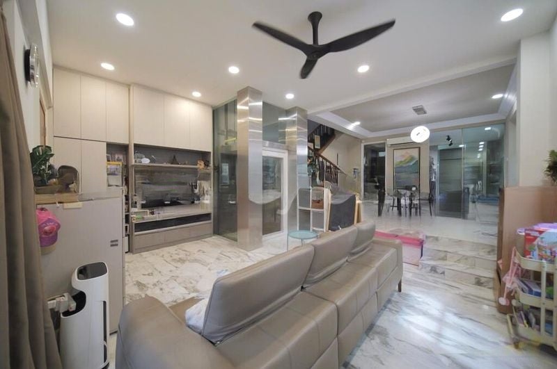 HOLLAND GROVE 1