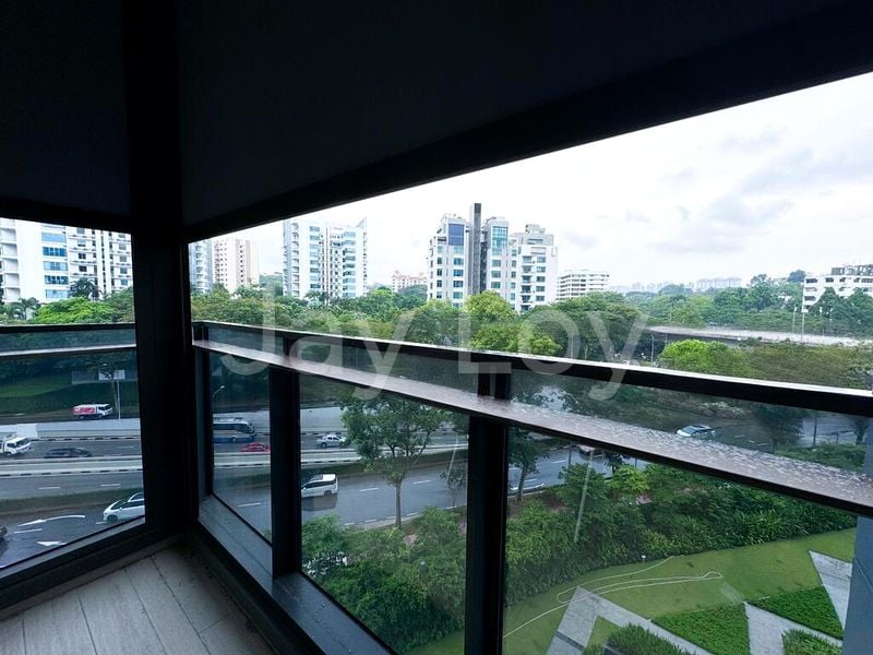 LEEDON GREEN 10