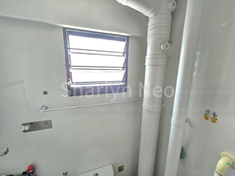 JURONG EAST ST 32 12