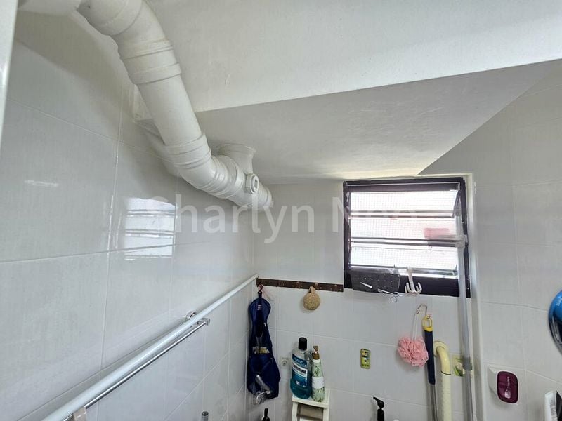 JURONG EAST ST 32 14