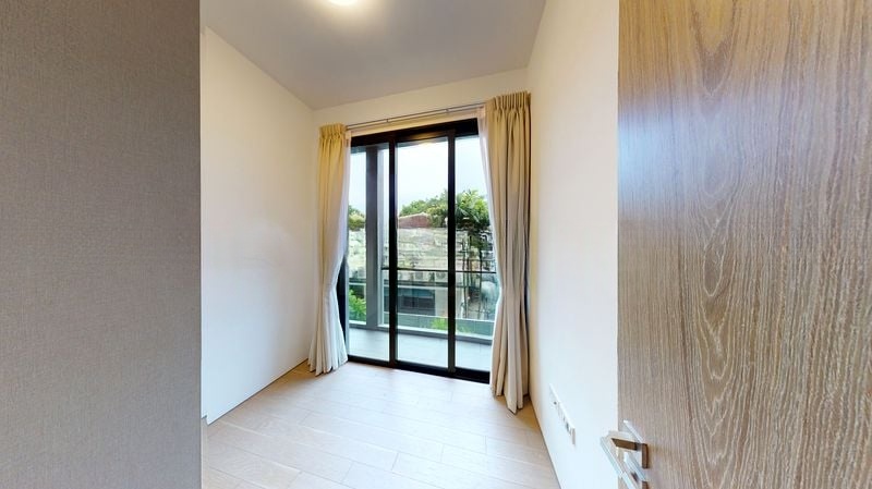 THE ENCLAVE . HOLLAND 4