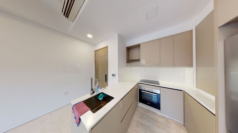 THE ENCLAVE . HOLLAND 5