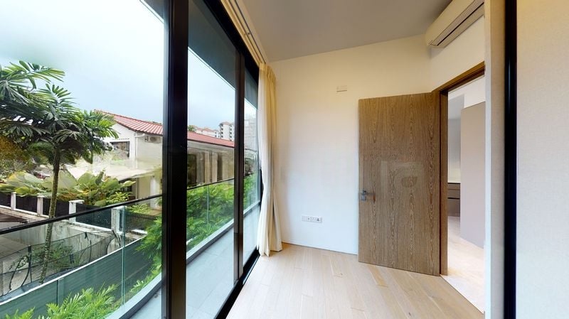 THE ENCLAVE . HOLLAND 3