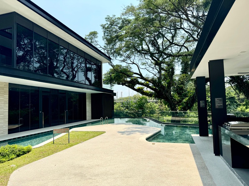 AVENUE SOUTH RESIDENCE 7