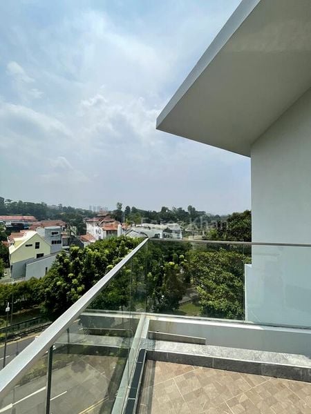 FIFTY-TWO STEVENS 11