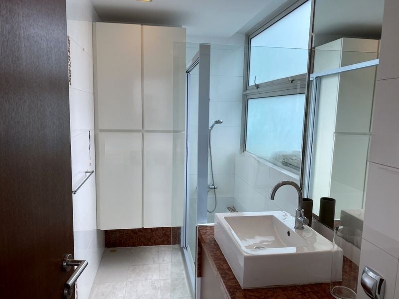BELMOND GREEN 9