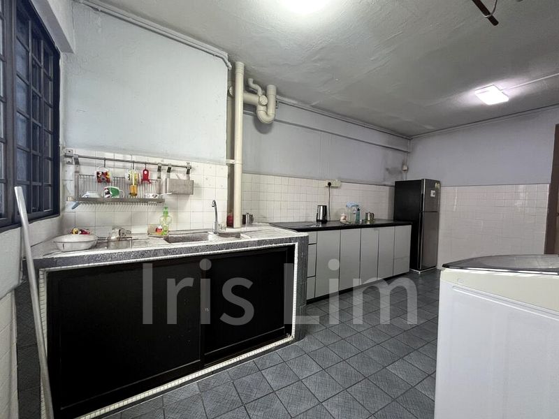 JURONG EAST ST 32 10