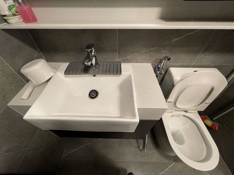 RIVERFRONT RESIDENCES 5