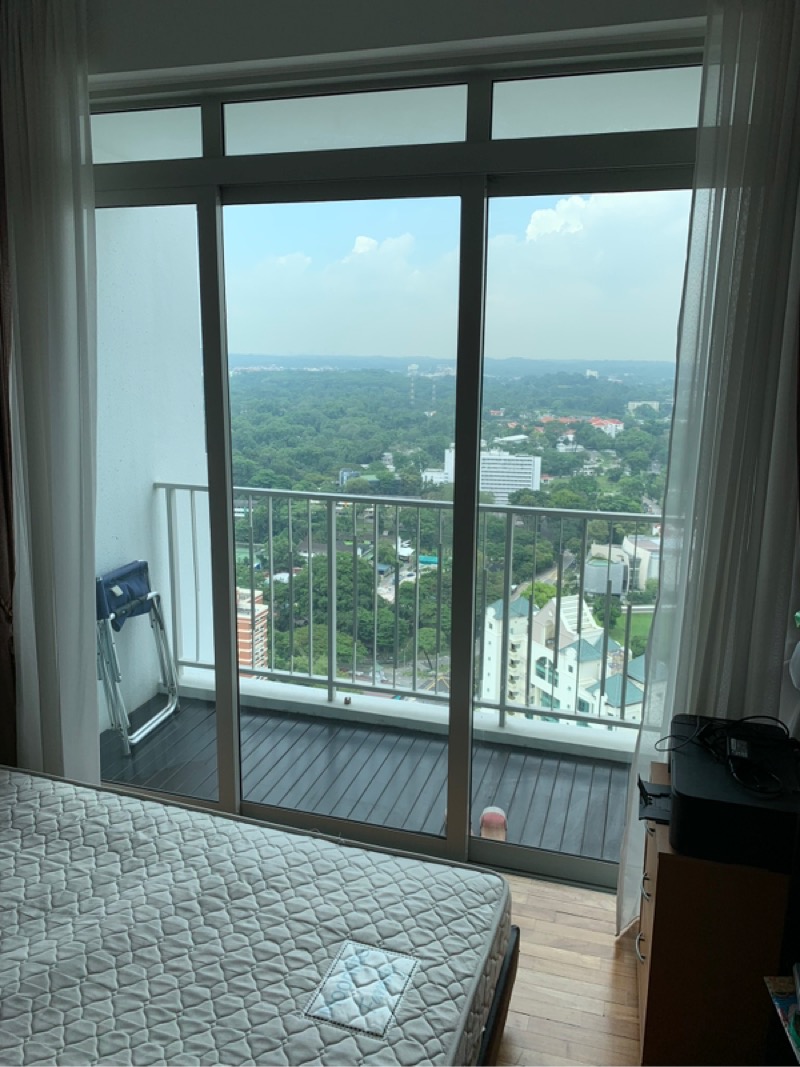 THE METROPOLITAN CONDOMINIUM 6