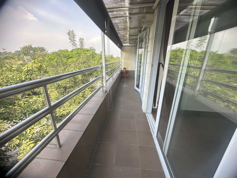 SIXTH AVENUE CENTRE 10