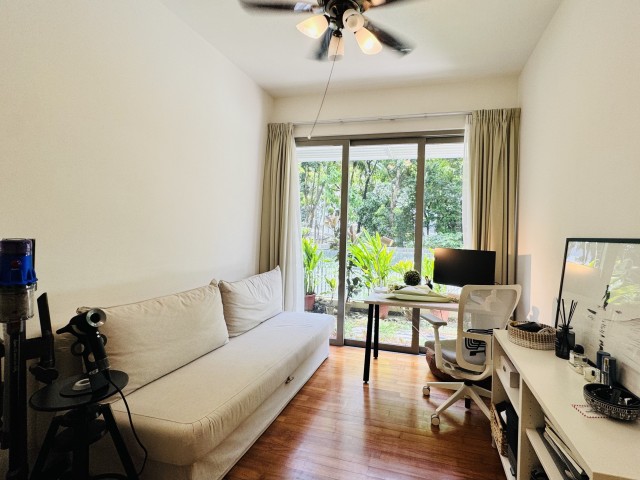 THE SEAFRONT ON MEYER 13