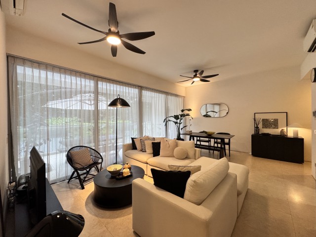 THE SEAFRONT ON MEYER 18