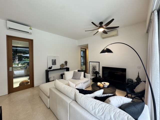 THE SEAFRONT ON MEYER 4