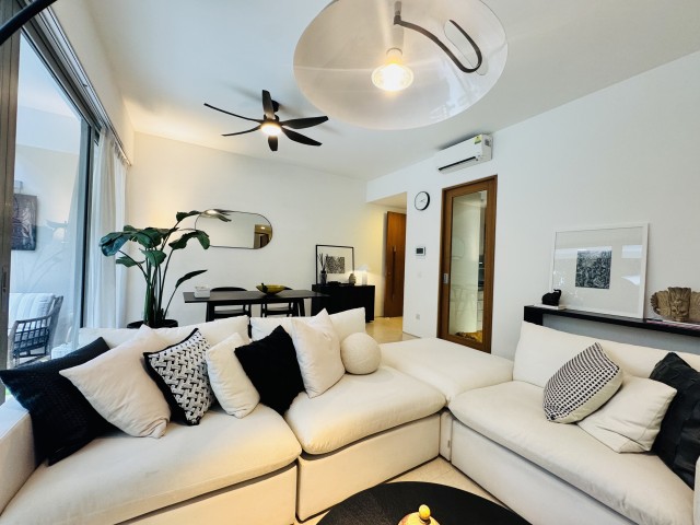 THE SEAFRONT ON MEYER 7