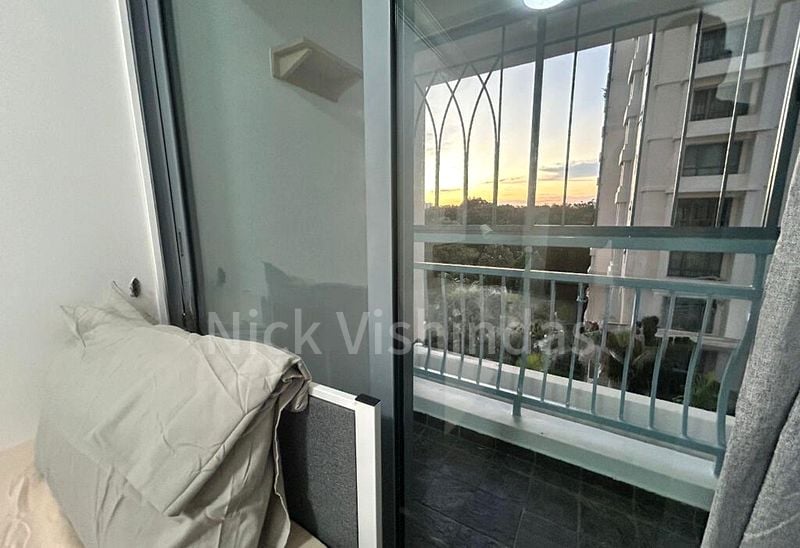 AQUARIUS BY THE PARK 4