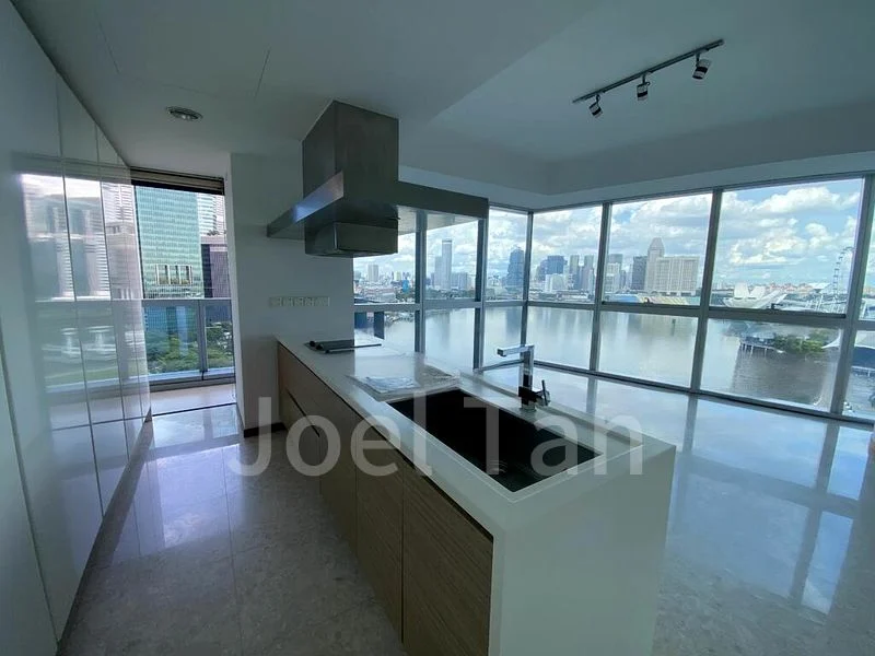 MARINA BAY RESIDENCES 4