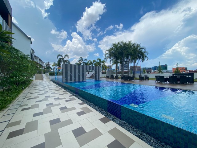 KENSINGTON SQUARE 10