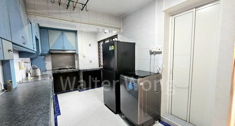 ANG MO KIO AVE 10 10