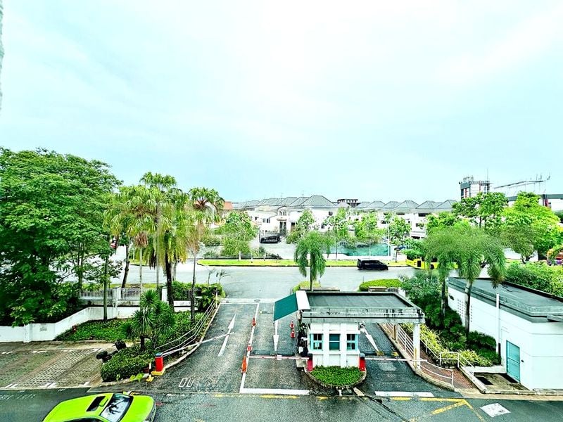 BALLOTA PARK CONDOMINIUM 10