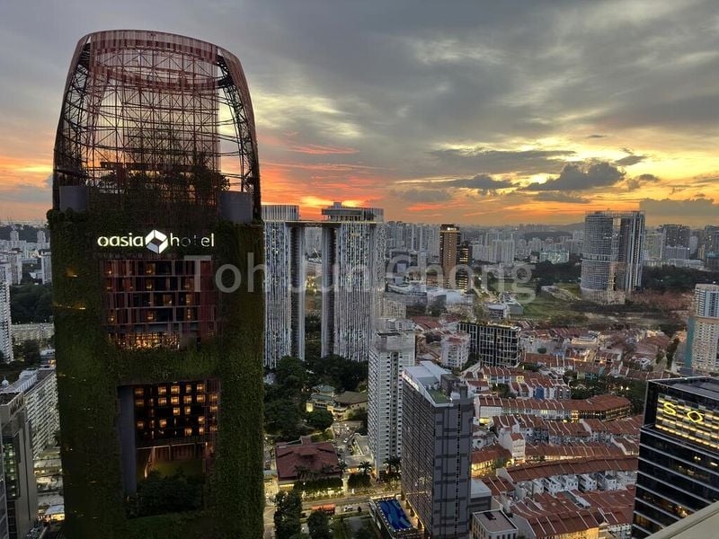 INTERNATIONAL PLAZA 2