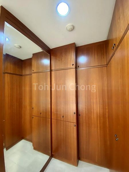 INTERNATIONAL PLAZA 8