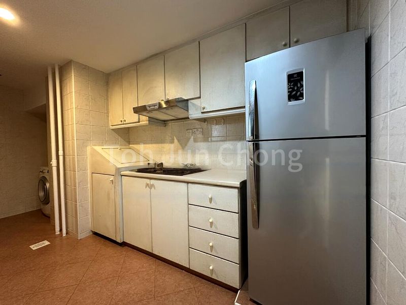 INTERNATIONAL PLAZA 12