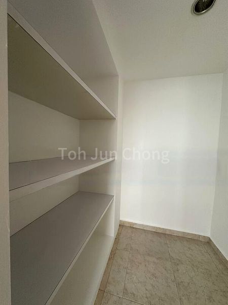 INTERNATIONAL PLAZA 15