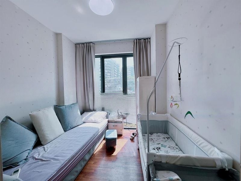 ESPARINA RESIDENCES 8