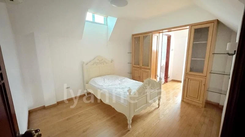 PINETREE CONDOMINIUM 5