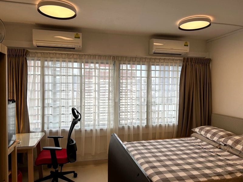 PEOPLE'S PARK COMPLEX 12