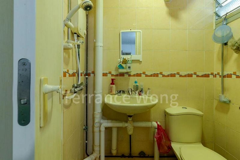 ANG MO KIO AVE 10 10