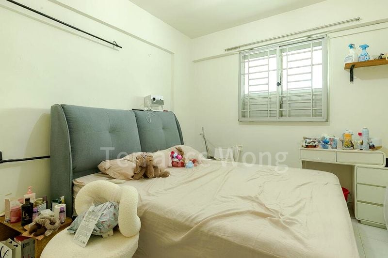 ANG MO KIO AVE 10 12