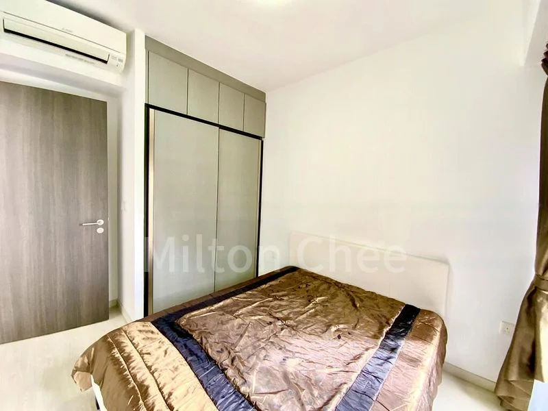 RIVERFRONT RESIDENCES 7