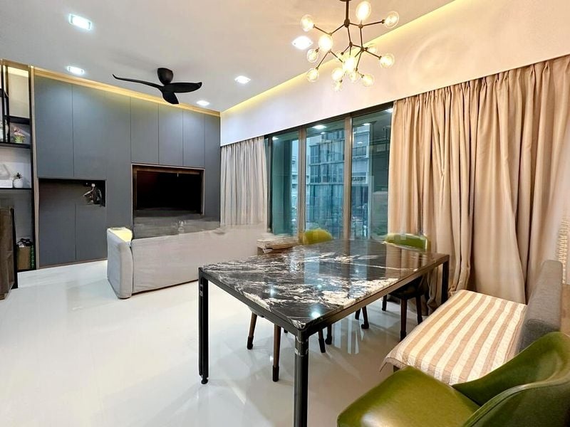 THE TERRACE 8