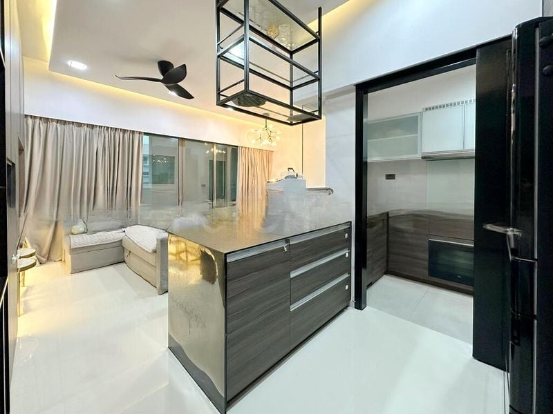 THE TERRACE 7