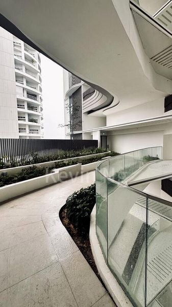 COASTLINE RESIDENCES 8