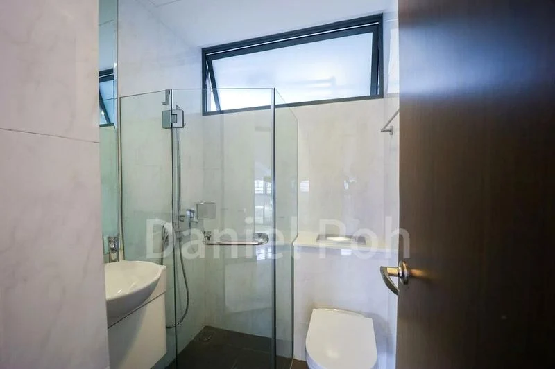 WATERMARK ROBERTSON QUAY 2