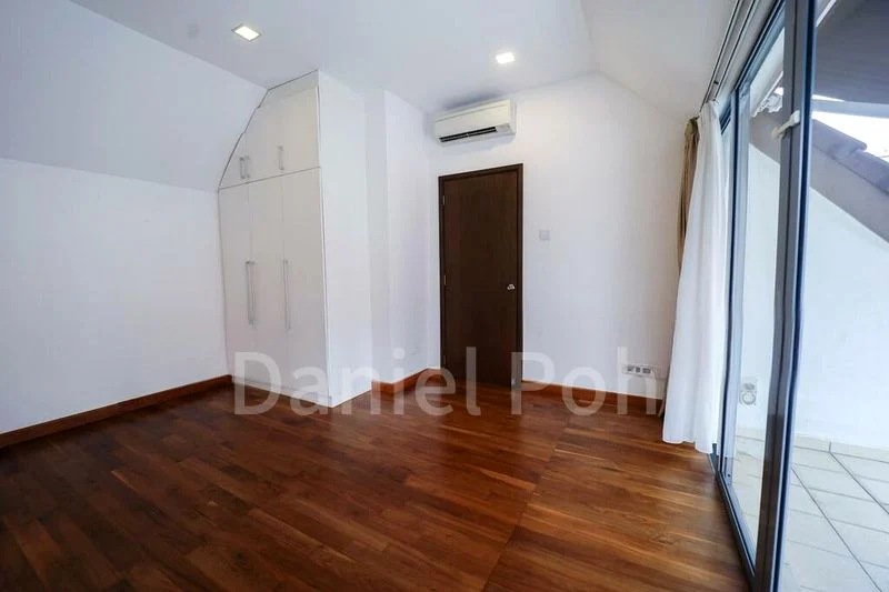 WATERMARK ROBERTSON QUAY 4