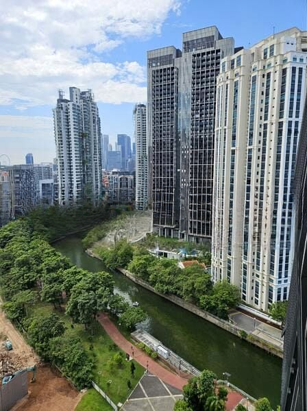 CENTENNIA SUITES 5