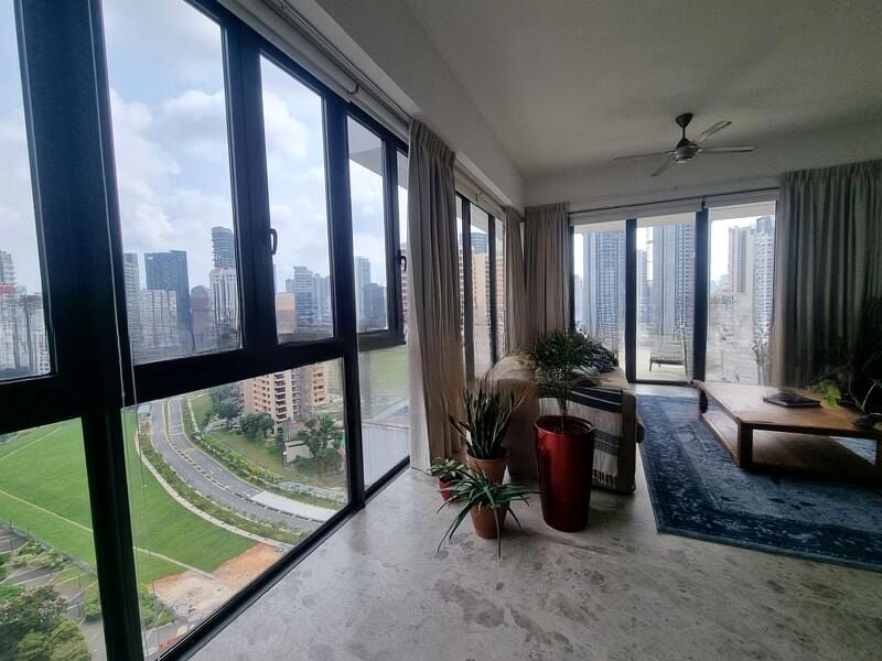 CENTENNIA SUITES 4