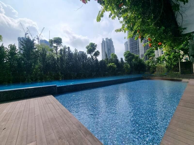 CENTENNIA SUITES 12