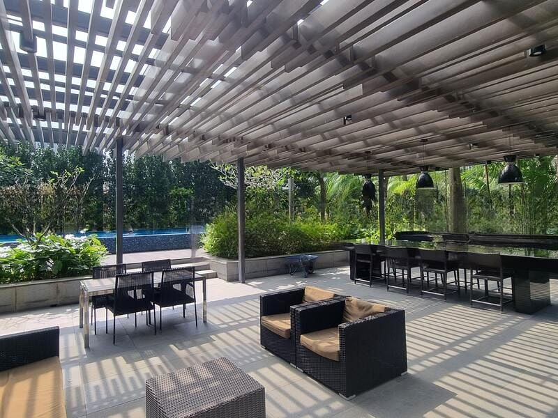 CENTENNIA SUITES 14