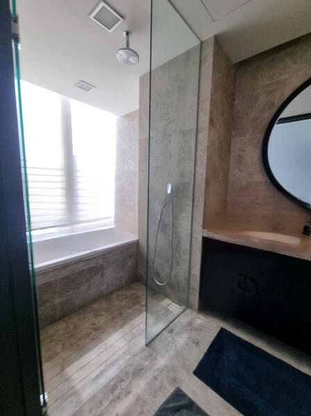 CENTENNIA SUITES 11
