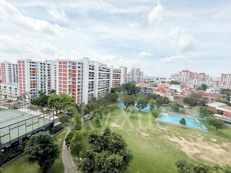 RIVERFRONT RESIDENCES 9