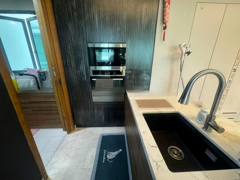 THE SIXTH AVENUE RESIDENCES 8