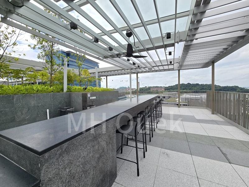 THE REEF AT KING'S DOCK 13