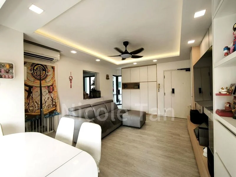 AQUARIUS BY THE PARK 4