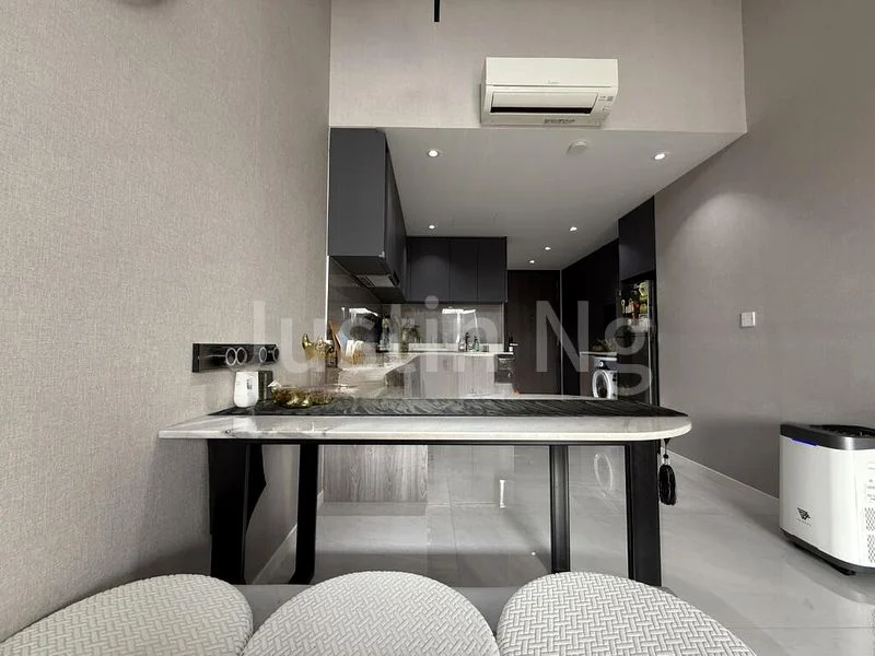 RIVERFRONT RESIDENCES 5