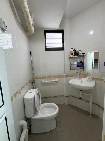 JURONG EAST ST 24 12